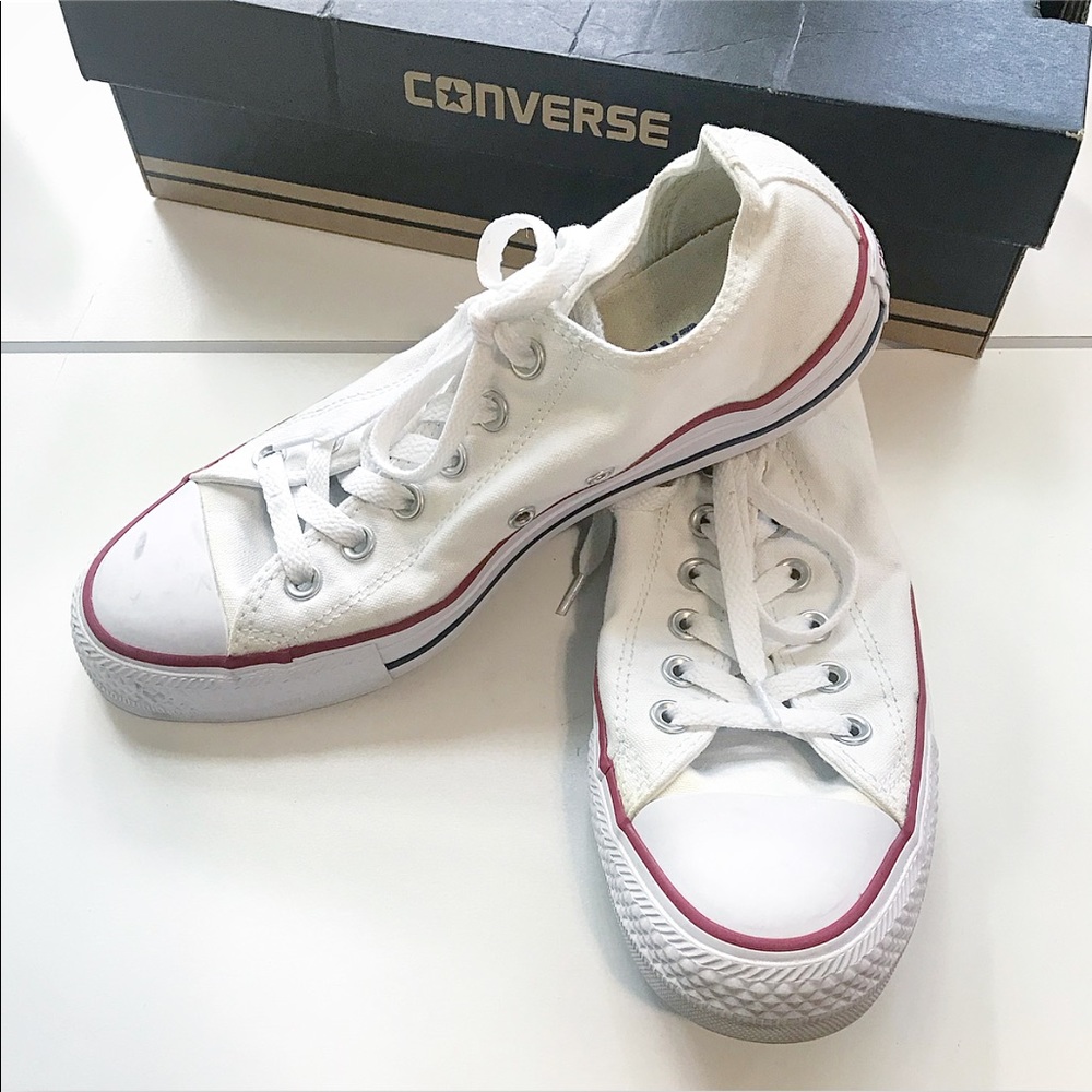 ❌SOLD❌ White Lowtop All Star Converse (Women’s)